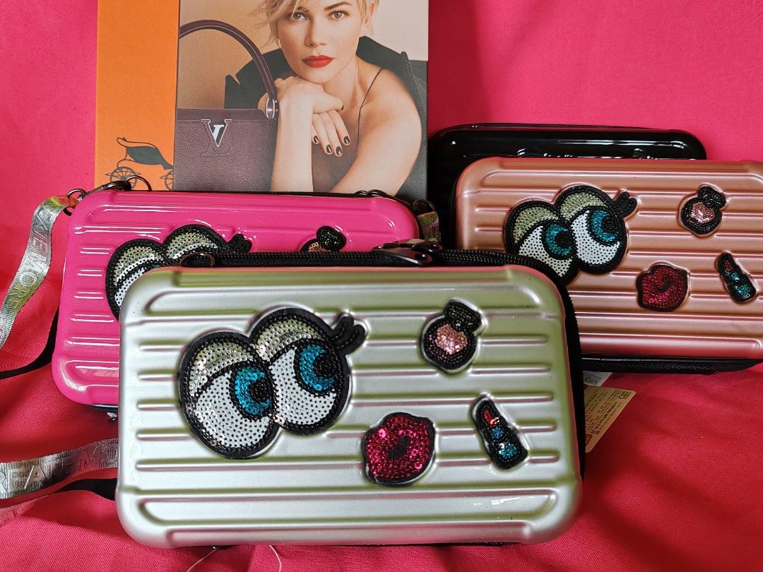 KOREAN CRUSH MINI LUGGAGE MAKE UP BAG (Category: Purses & Pouches) located in Baguio. Submitted by pop_up_items (Listing ID 1336901847, Image 3). Description: KOREAN CRUSH mini Luggage Make Up Bag ✅hard case ✅matibag ✅8" * 5" colors available: 5pink, 4black, 2old rose, 1 silver 👏👏 299 ONLY 👏👏.