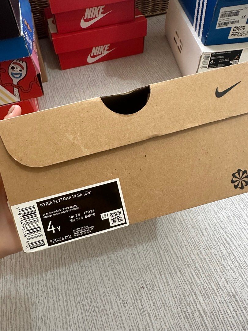 Kyrie Flytrap VI SE Kids (Category: Sneakers) located in Makati City. Submitted by crzrillo (Listing ID 1336934857, Image 2). Description: ✨US 4y or Eur 36 ✨Used ✨Bought for 7,500 ✨selling for 2,500 ✨Negotiable ✨Please manage your expectations for used items! They are on sale for low prices for a reason 😊 ✨Product color may slightly vary due to photographic lighting or device settings .