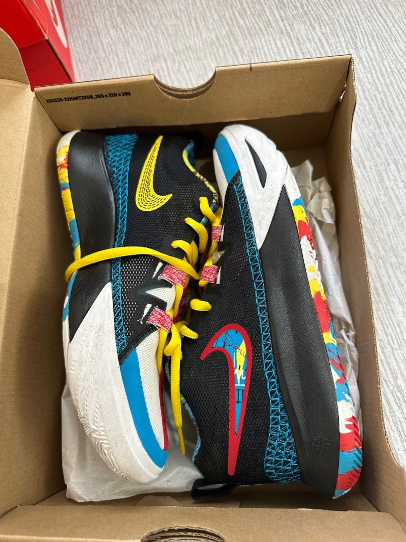 Kyrie Flytrap VI SE Kids (Category: Sneakers) located in Makati City. Submitted by crzrillo (Listing ID 1336934857, Image 3). Description: ✨US 4y or Eur 36 ✨Used ✨Bought for 7,500 ✨selling for 2,500 ✨Negotiable ✨Please manage your expectations for used items! They are on sale for low prices for a reason 😊 ✨Product color may slightly vary due to photographic lighting or device settings .
