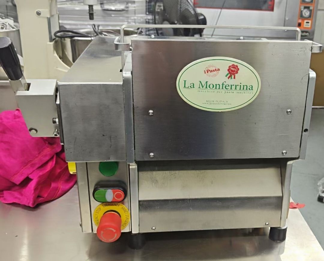 LA MONFERRINA Noodle Machine Nina 250A, TV Home Appliances