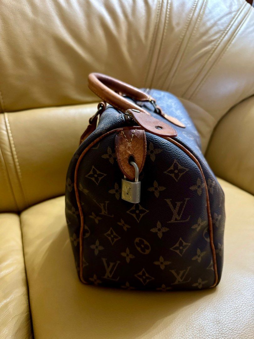 LV Monogram Speedy 30 (Category: Luxury Bags & Wallets) located in Pulilan. Submitted by sundayclothing (Listing ID 1336988625, Image 2). Description: LV Monogram Speedy 30 Used condition, coded With minimal flaws and normal signs of usage pero hindi naman nakaka affect sa bag mismo Also bought online Chance na looks legit Still negotiable Rfs: Declutering .