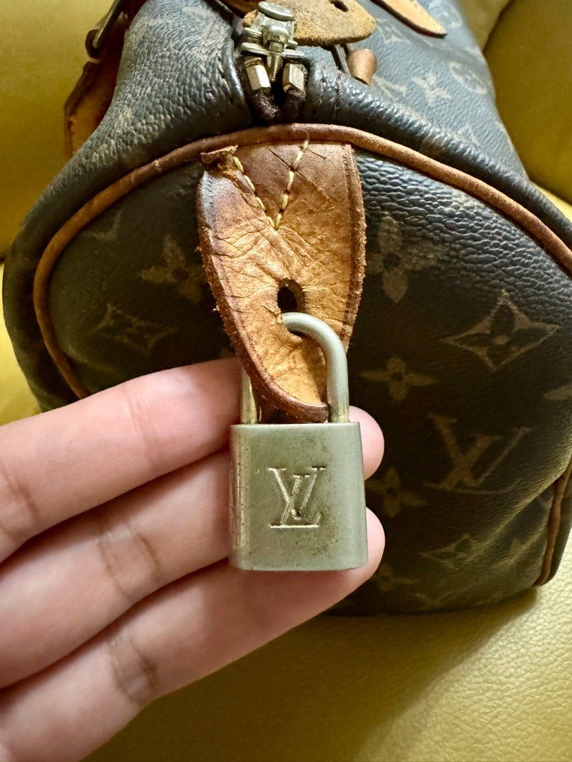 LV Monogram Speedy 30 (Category: Luxury Bags & Wallets) located in Pulilan. Submitted by sundayclothing (Listing ID 1336988625, Image 3). Description: LV Monogram Speedy 30 Used condition, coded With minimal flaws and normal signs of usage pero hindi naman nakaka affect sa bag mismo Also bought online Chance na looks legit Still negotiable Rfs: Declutering .