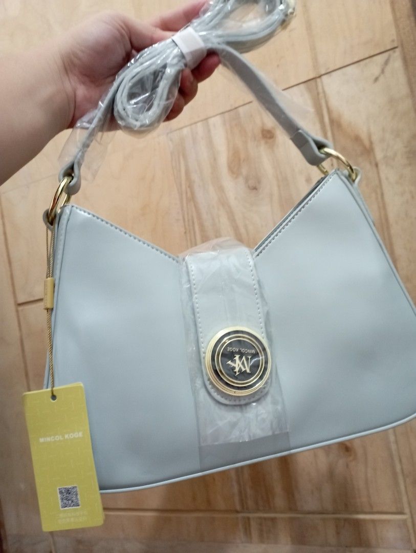 Mincol Koge Cross-body/Shoulder Bag (Category: Cross-body Bags) located in Apalit. Submitted by michdbi_ch (Listing ID 1336924615, Image 2). Description: .