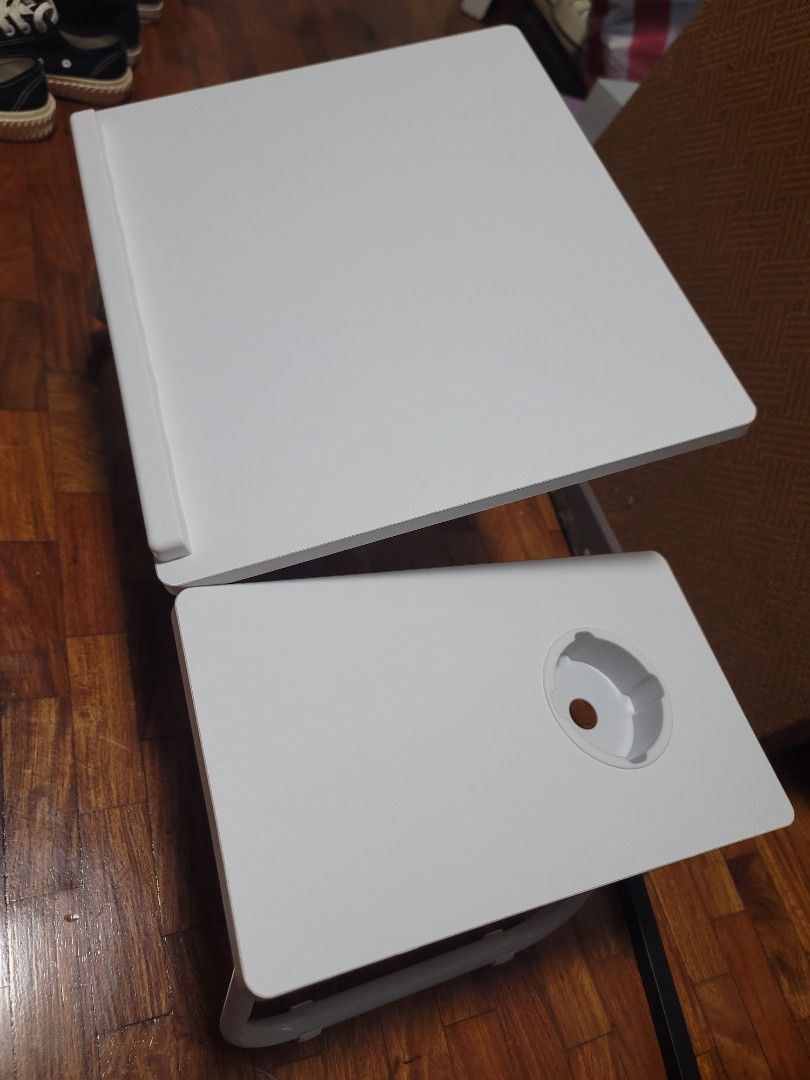 Mini folding table (Category: Desktops) located in Manila. Submitted by uys958 (Listing ID 1337030003, Image 2). Description: Suitable for bed use.