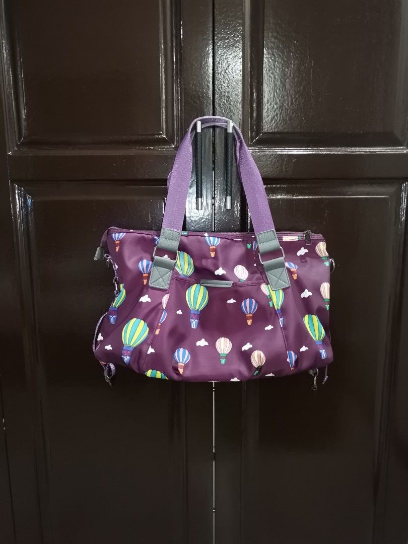 Mummy Nylon Sling Bag (BIG) (Category: Diaper Bags & Wetbags) located in Manila. Submitted by katocampo (Listing ID 1336905783, Image 1). Description: For sale mummy sling bag. used for few months so it is good as new. nylon material so its really easy to wash. Kasha sa mga breast pumps and other baby's stuff you like to put in. Rfs: not using anymore. P250 only Gcash payment only Lalamove ready for pick up or deliver 📍Grace Park Caloocan City.