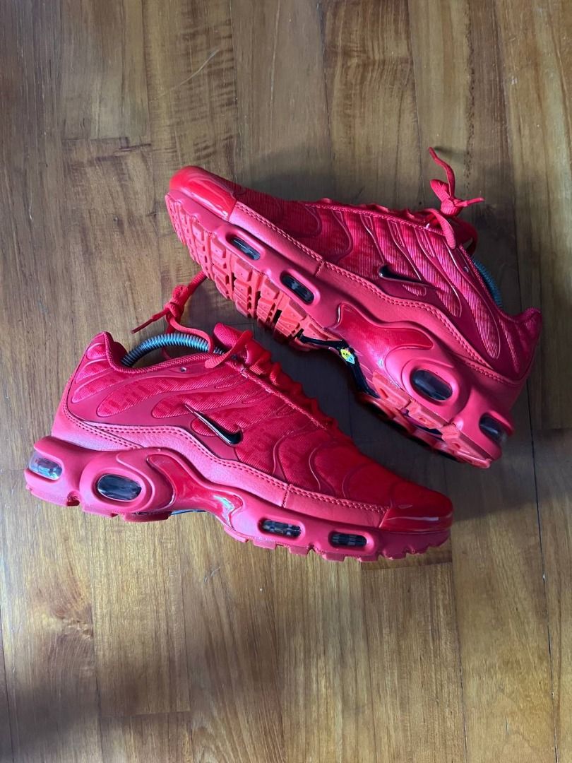 Triple red nike tns on sale
