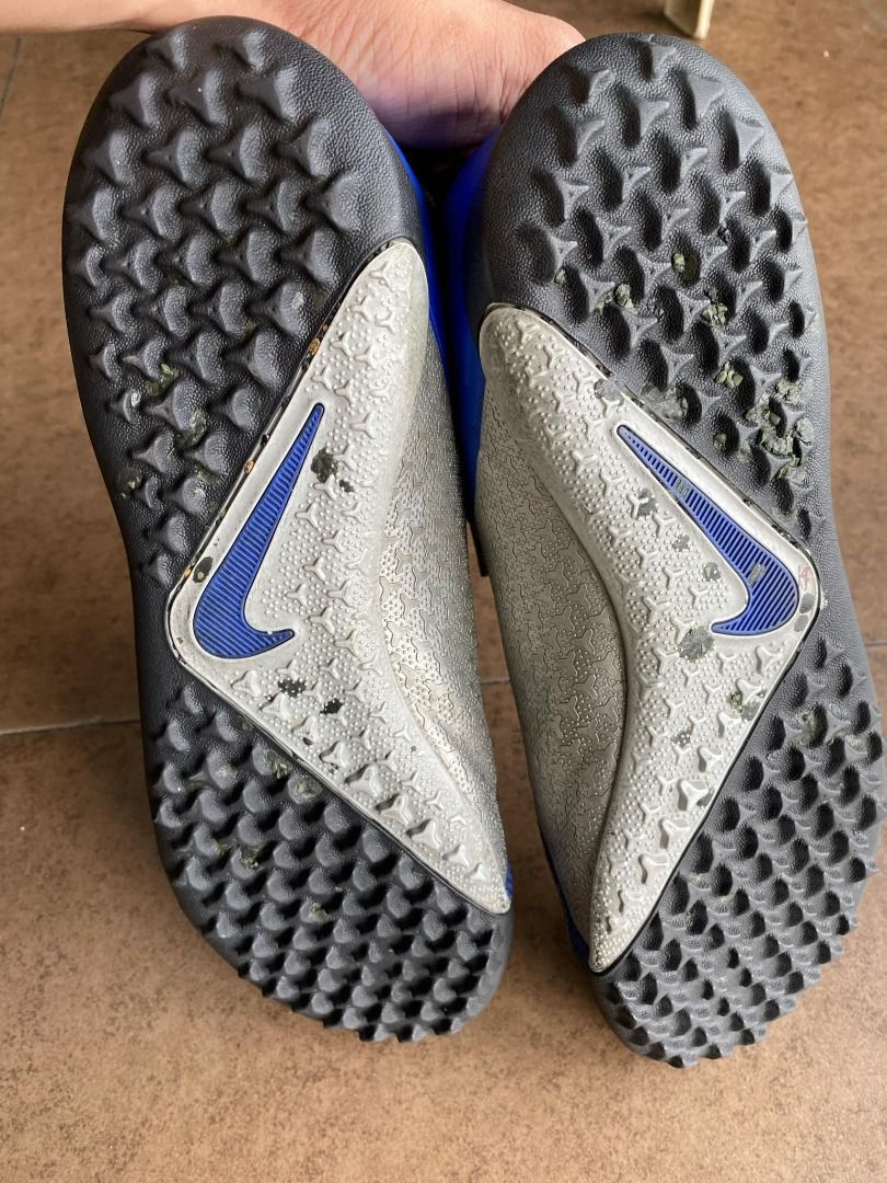 Nike React Phantom VSN Pro DF TF (Category: Sneakers) located in Pasig City. Submitted by bootsoftravel_ph (Listing ID 1336979987, Image 3). Description: Nike React Phantom VSN Pro DF TF used - Good FOR SALE No box , no sole seps Good condition Issue: used Price 1,500 size: EU 42 / UK 8 / US 9 Guaranteed 100% Legit 💯 We ship nationwide 🚚.