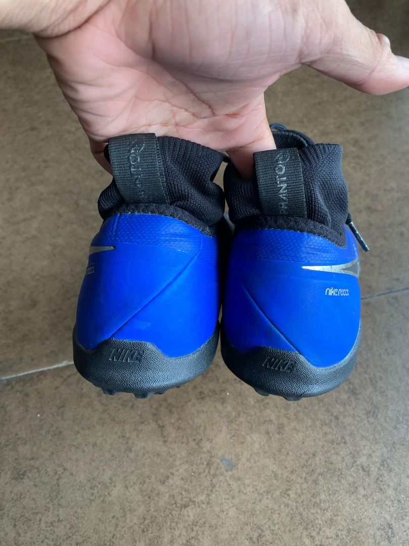 Nike React Phantom VSN Pro DF TF (Category: Sneakers) located in Pasig City. Submitted by bootsoftravel_ph (Listing ID 1336979987, Image 2). Description: Nike React Phantom VSN Pro DF TF used - Good FOR SALE No box , no sole seps Good condition Issue: used Price 1,500 size: EU 42 / UK 8 / US 9 Guaranteed 100% Legit 💯 We ship nationwide 🚚.
