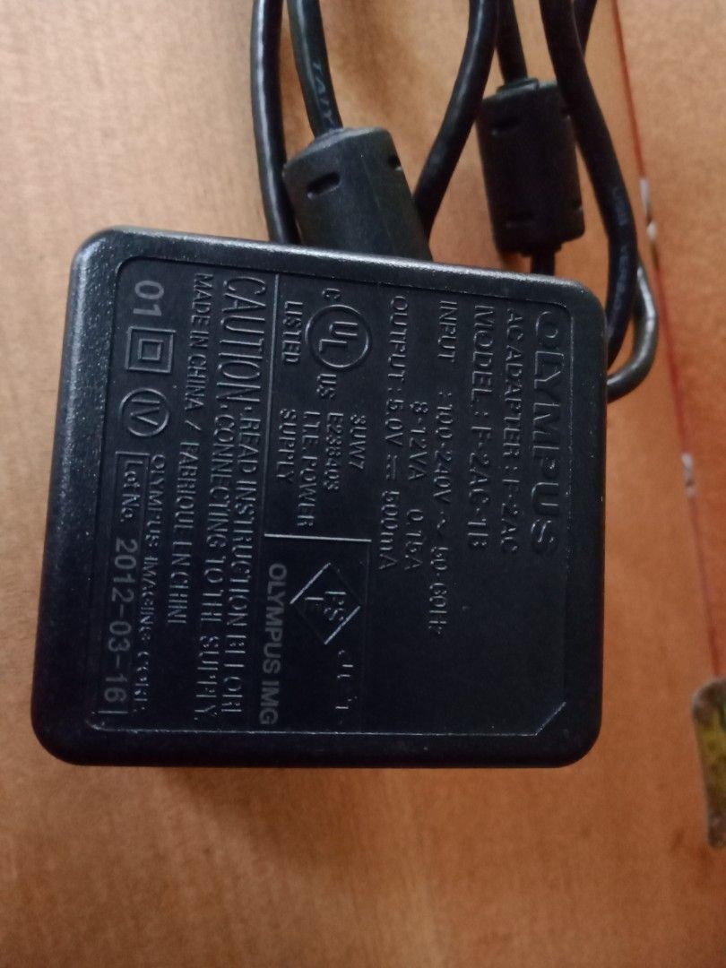 Olympus OEM Camera Charger (Category: Cameras) located in San Marcelino. Submitted by tatac1vs (Listing ID 1336882189, Image 2). Description: .