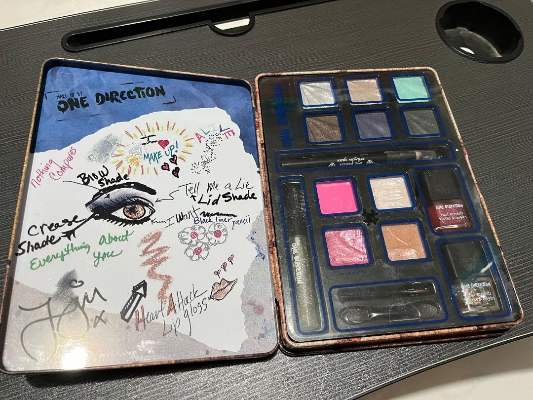 One Direction Make Up Kit (Zayn Malik Limited Edition) (Category: Makeup) located in Santo Tomas. Submitted by knathrift (Listing ID 1336987068, Image 2). Description: Rfs: Decluttering Note: This was well used, especially the lipstick. It is advised to buy this as a collection ONLY. There are signs of being stored for some time. Please manage your expectations. Mode of Payment: [GCash + Shipping Fee] Mode of Delivery: [J&T].