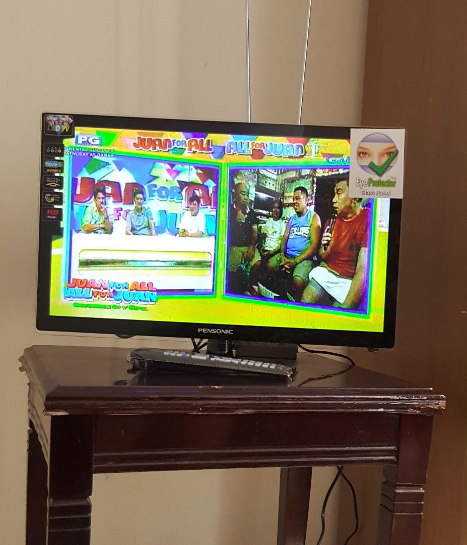 Pensonic LED 22" TV (Category: TV) located in Quezon City. Submitted by gd247 (Listing ID 1336941172, Image 3). Description: With manual & remote control Free tv cabinet stand 22 inches.