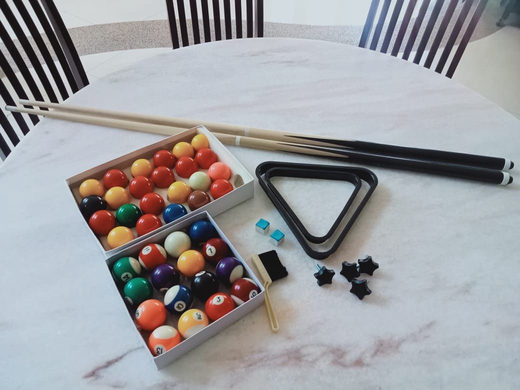 Pool table set (Category: Billiards & Bowling) located in Ayer Keroh. Submitted by ccc7007 (Listing ID 1337035776, Image 2). Description: Pool table Suitable for playing for fun Seldom play Can cod selangor or melaka Condition is still good NEGOTIABLE PM ME DONT BE SHY.