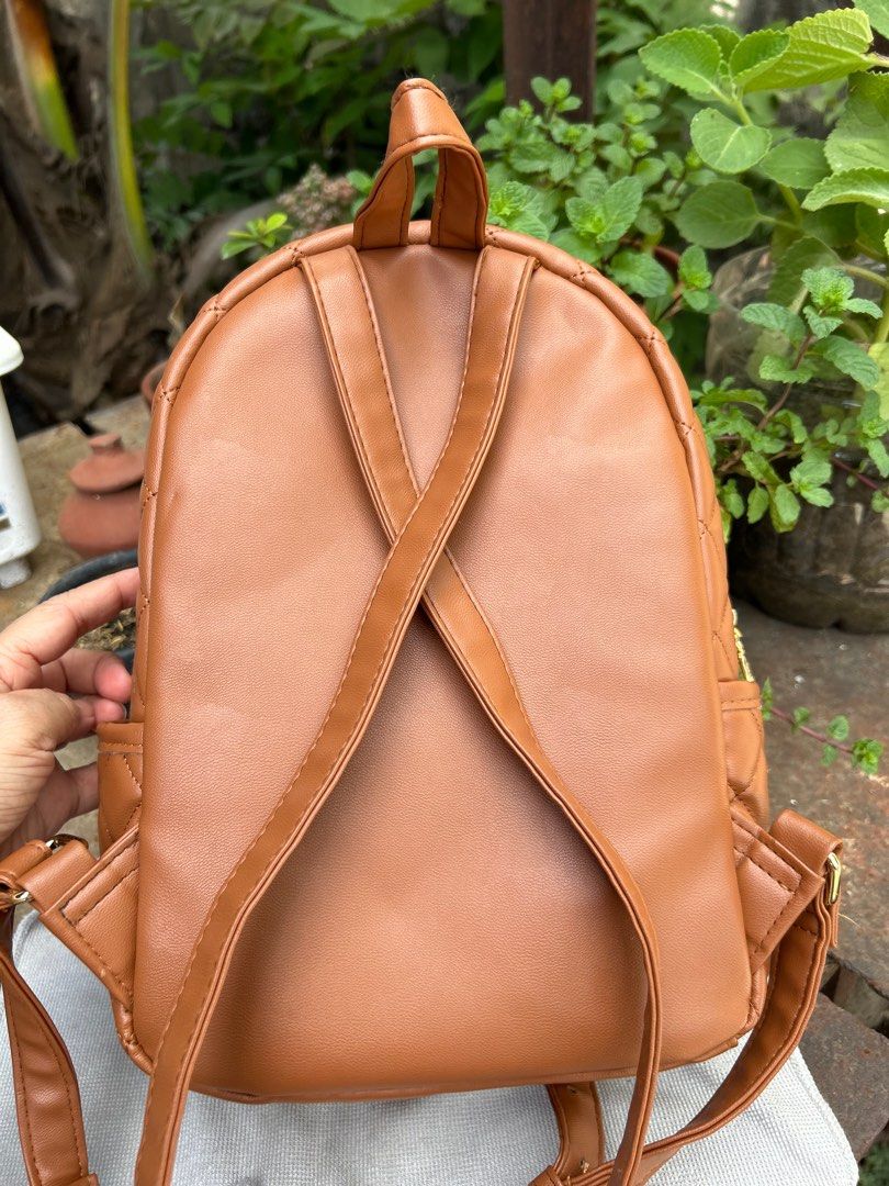 Preloved Steve Madden MiniBackpack for women (Category: Backpacks) located in Cebu City. Submitted by anneny (Listing ID 1336890928, Image 3). Description: Up to grab is a Steve Madden minibackpack. Rarely used, gift from US. This backpack has enough room for ipads/tablet & some personal stuffs.no flaws. Rfs: not a backpack person☺️.