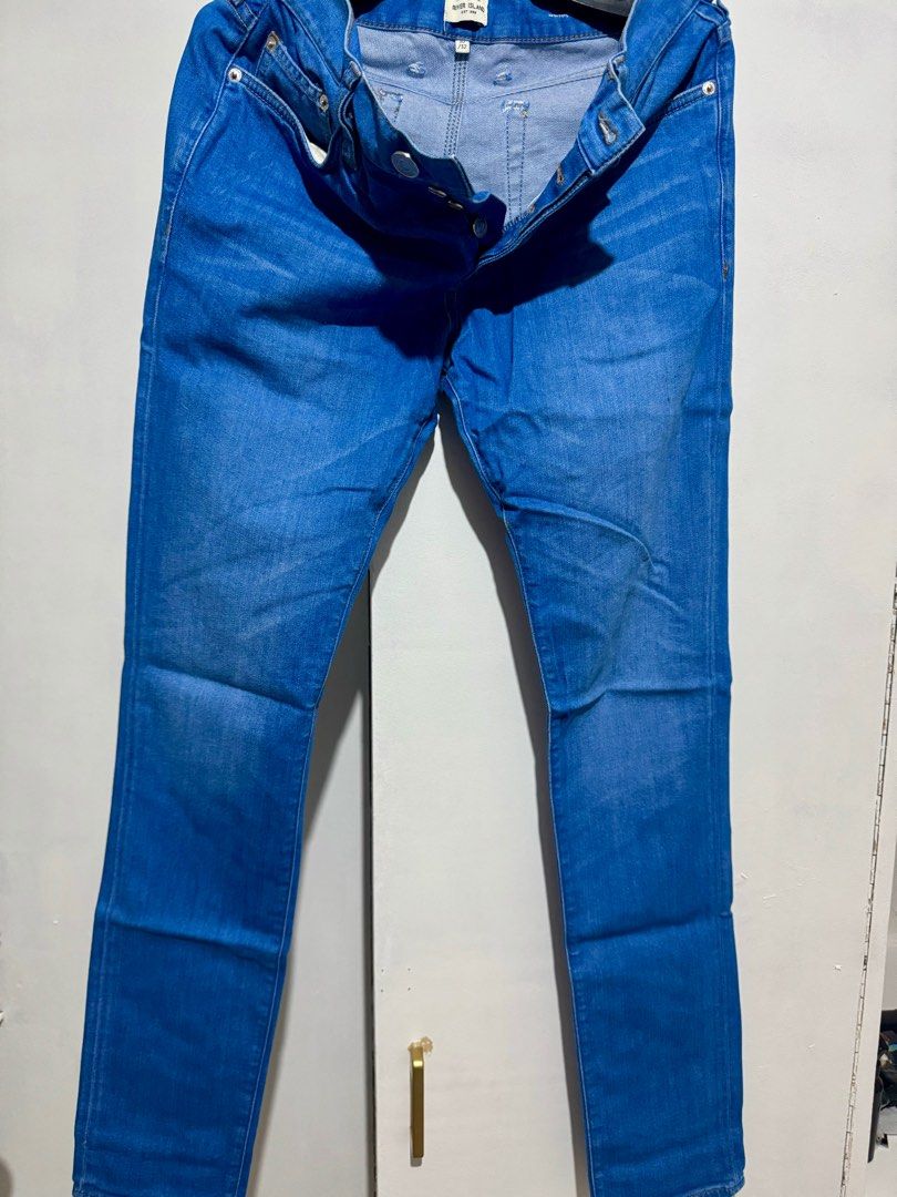 River Island Slim Fit Jeans (Category: Jeans) located in Caloocan City. Submitted by pickpieces (Listing ID 1337021887, Image 1). Description: used once only. .