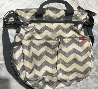 (Category: ) located in . Submitted by hubbyandwifeyscloset (Listing ID 1337023439, Image 1). Description: .