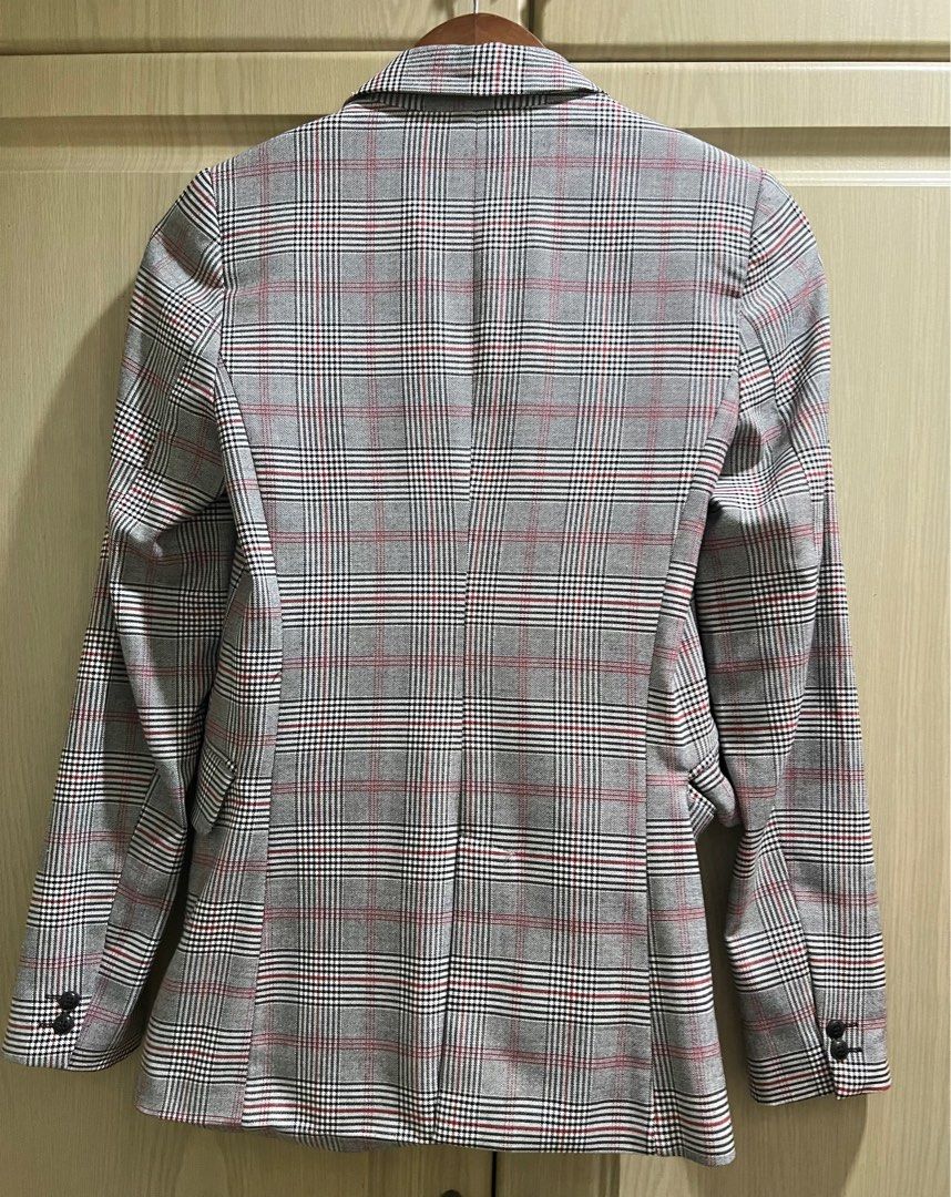STRADIVARIUS PLAID CHECKERED DOUBLE BREASTED BLAZER (Category: Coats, Jackets and Outerwear) located in Manila. Submitted by declutterluxe (Listing ID 1336937329, Image 3). Description: Bought for 3-4k php Premium, with lining Working buttons and pockets RFS: decluttering.
