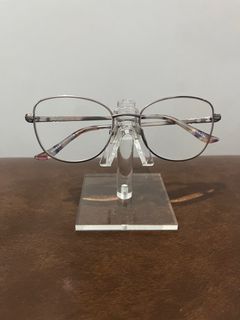 Single sunglasses rack holder