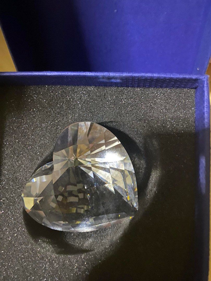 Swarovski Crystal Heart Figurine (Category: Other Home Decor) located in Quezon City. Submitted by declutterwithj (Listing ID 1337031699, Image 1). Description: Complete with box.
