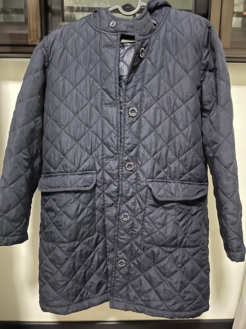 Winter Jacket (Category: Coats, Jackets and Outerwear) located in Singapore. Submitted by gloriousjee (Listing ID 1337013452, Image 1). Description: .