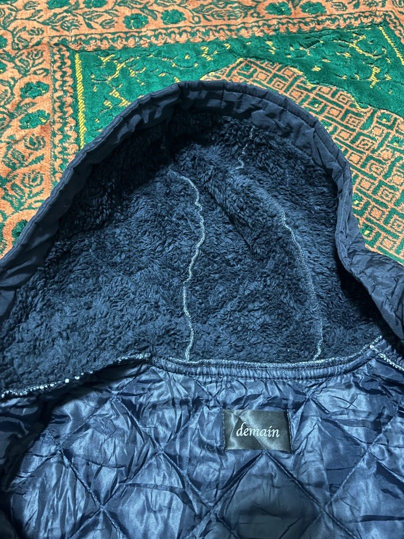 Winter Jacket (Category: Coats, Jackets and Outerwear) located in Singapore. Submitted by gloriousjee (Listing ID 1337013452, Image 5). Description: .
