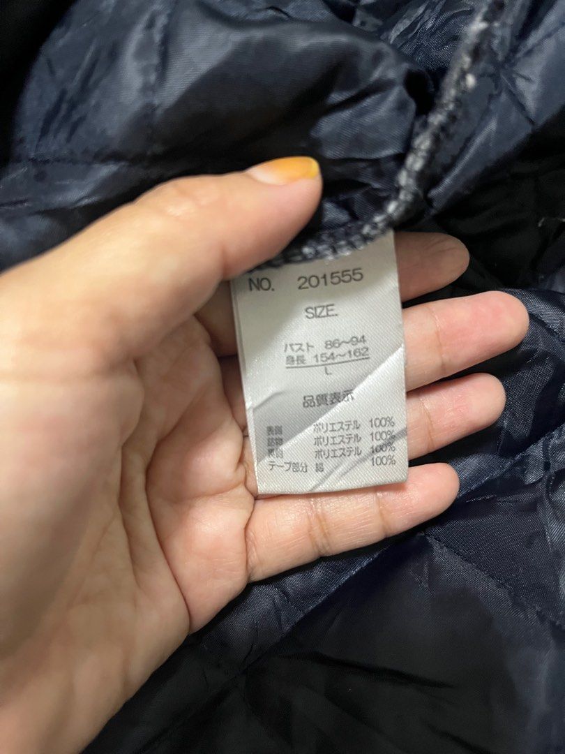 Winter Jacket (Category: Coats, Jackets and Outerwear) located in Singapore. Submitted by gloriousjee (Listing ID 1337013452, Image 6). Description: .