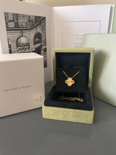 (Category: ) located in . Submitted by brandedluxuries (Listing ID 1336876122, Image 1). Description: .