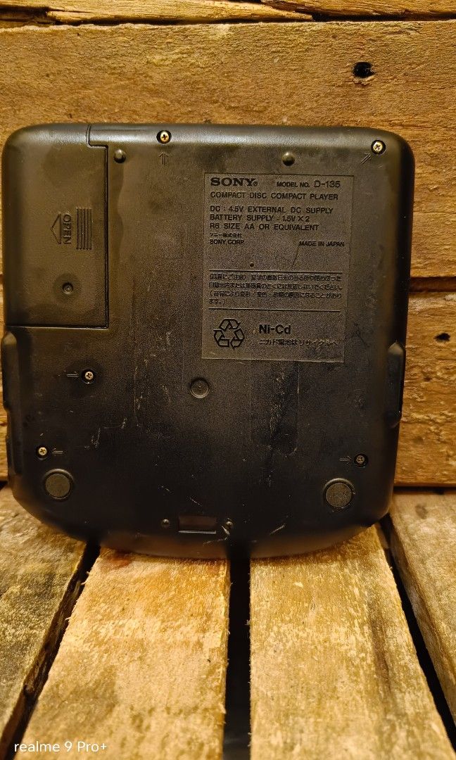 💯 Sony Discman D-135 (Category: Portable Music Players) located in Cavite. Submitted by randzwurkz48441 (Listing ID 1337165325, Image 3). Description: Selling as is untested..