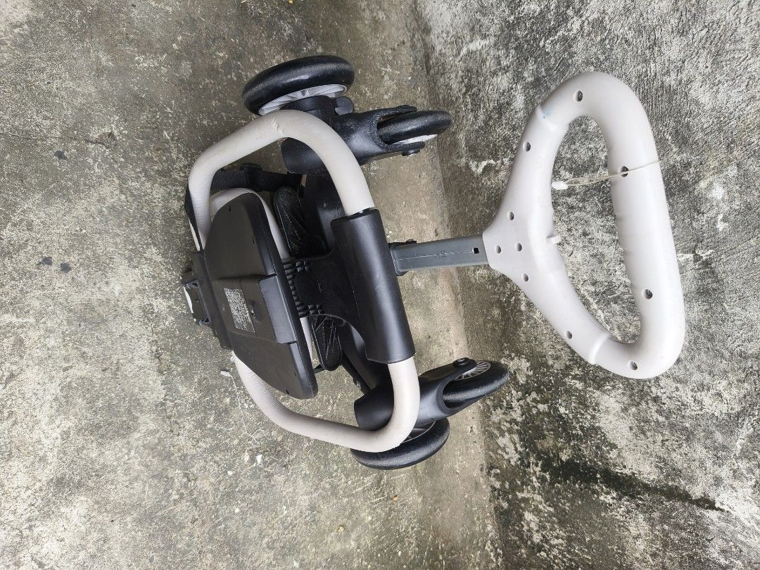 APRUVA PORTABLE STROLLER (Category: Strollers) located in Manila. Submitted by mandjonestopshop (Listing ID 1247355891, Image 2). Description: PORTABLE STROLLER USE ONCE FOR THE CONTENT ONLY ACTUAL PHOTO #3 (THE ONLY TIME NA NAGAMIT SIYA).