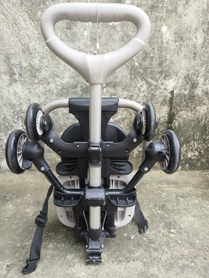 APRUVA PORTABLE STROLLER (Category: Strollers) located in Manila. Submitted by mandjonestopshop (Listing ID 1247355891, Image 3). Description: PORTABLE STROLLER USE ONCE FOR THE CONTENT ONLY ACTUAL PHOTO #3 (THE ONLY TIME NA NAGAMIT SIYA).