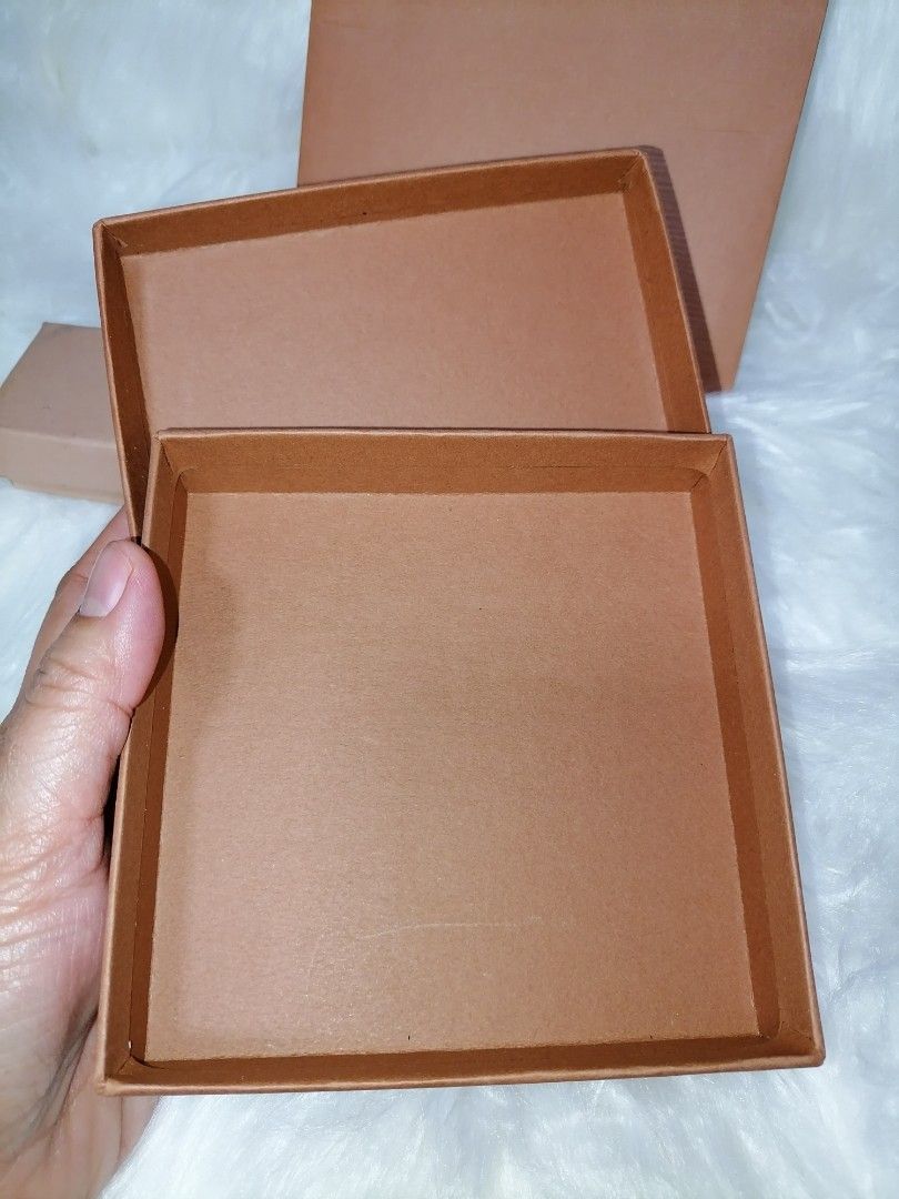 Auth. LV Small boxes & Paperbag Bundle (Category: Luxury Bags & Wallets) located in Butuan. Submitted by az-branded.items (Listing ID 1337183090, Image 3). Description: 1 paperbag- 5.75" x 8.25" 1 small box- 5" x 5" 1 extra small- 4" x 1.75" All from Japan.
