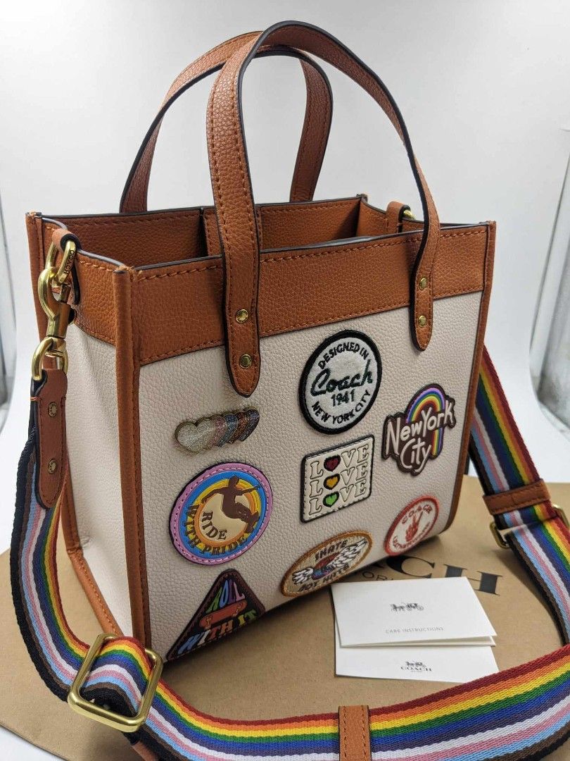 Authentic Coach Fieldtote 22 Tote Bag (Category: Luxury Bags & Wallets) located in Las Pinas. Submitted by luxlahvu2017 (Listing ID 1337200534, Image 1). Description: Authentic Coach Fieldtote 22 Tote Bag ( open for COD ).