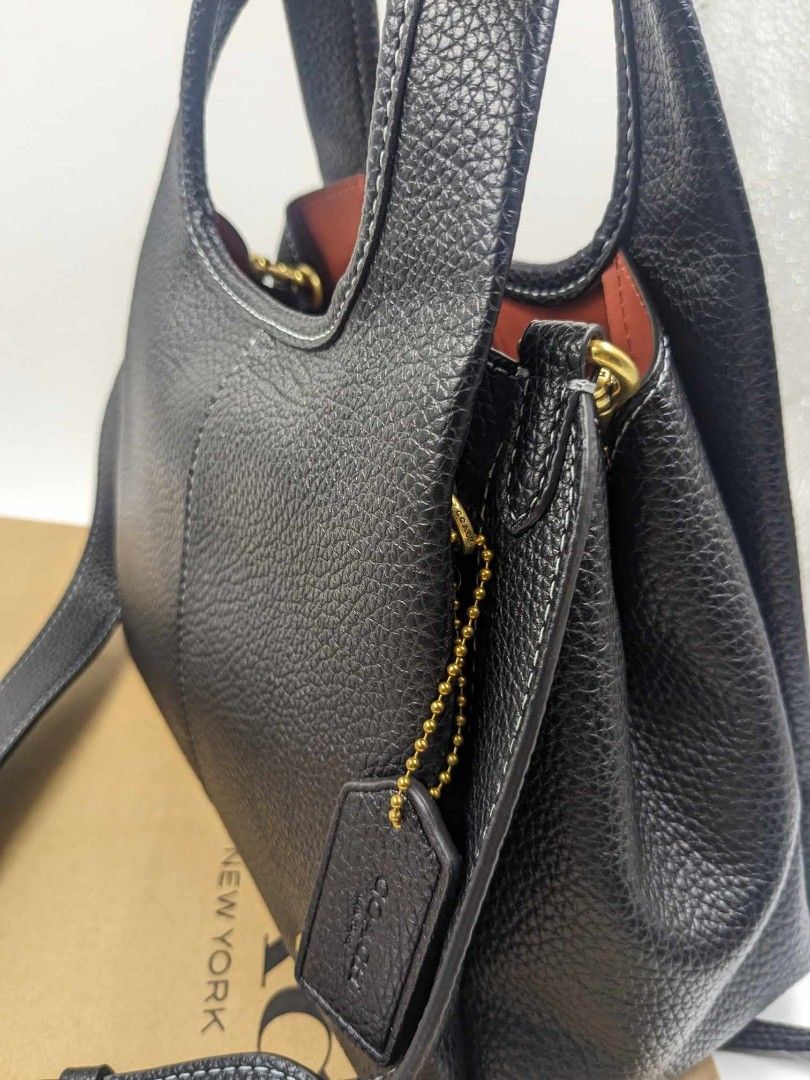 Authentic Coach Lana (Category: Luxury Bags & Wallets) located in Las Pinas. Submitted by luxlahvu2017 (Listing ID 1337171071, Image 2). Description: Authentic Coach Lana.