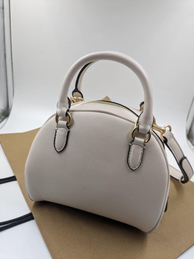 Authentic Coach Sydney Satchel (Category: Luxury Bags & Wallets) located in Las Pinas. Submitted by luxlahvu2017 (Listing ID 1337197581, Image 3). Description: Authentic Coach Sydney Satchel ( open for COD ).