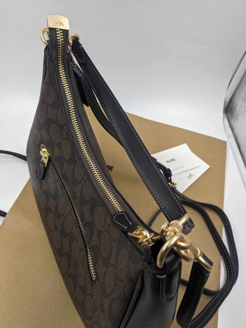 Authentic Coach Teri Hobo (Category: Luxury Bags & Wallets) located in Las Pinas. Submitted by luxlahvu2017 (Listing ID 1337198224, Image 3). Description: Authentic Coach Teri Hobo ( open for COD ).