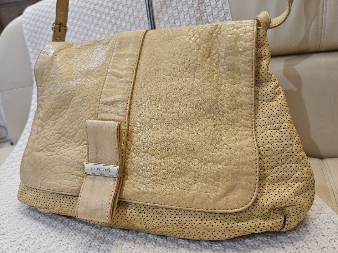 Authentic Original See by Chloe Bag (Category: Luxury Bags & Wallets) located in Las Pinas. Submitted by 2ndstoryfinds (Listing ID 1337220092, Image 3). Description: 💯Guaranteed AUTHENTIC/ORIGINAL 🩷Pre-loved ✅️Still presentable ✅️Sign/s of usage only ❎️No return, no exchange ❎️No swapping 💔Flaws/Issue: None 🥰This is pre-loved. Please manage your expectations 😍 ⏳️RESERVATION: 2 days only 💰PAYMENT: Bank (BPI/BDO), Gcash 🛵DELIVERY: FlashExpre