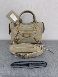 (Kategori: ) berada di . Dikirim oleh danirastore (ID iklan 1337074373, Gambar 1). Deskripsi: .