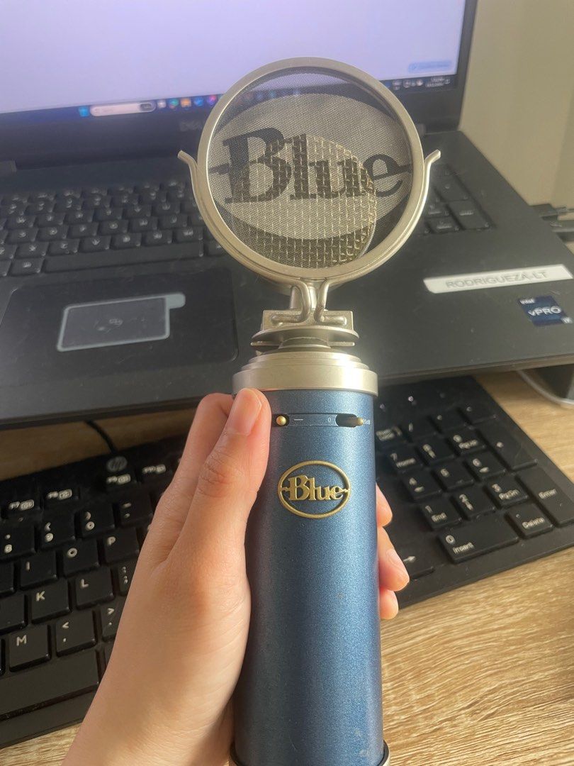 Blue Microphones Bluebird Large Diaphragm Studio Condenser Microphone (Category: Microphones) located in Marikina City. Submitted by aububot (Listing ID 1337094613, Image 1). Description: Bluebird Condenser Studio Microphones Cardioid Microphone Bought in Australia With box Barely used Rfs: no longet using it Location Marikina.