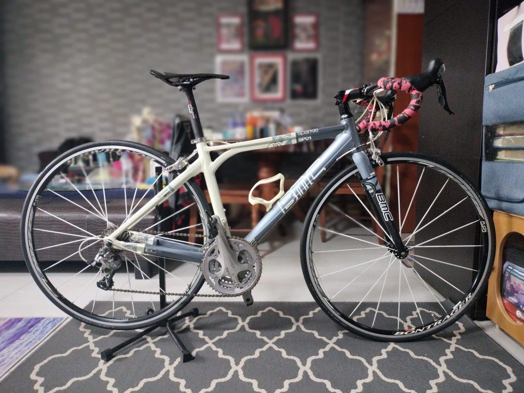 BMC sparkle sp01 (Category: Bicycles) located in Singapore. Submitted by mokd.manning (Listing ID 1337075708, Image 2). Description: Selling off my dad’s road bike. What you see is what u get. Selling at 1.5k Nego upon viewing. Self collect at my place. Interested can pm me thanks.