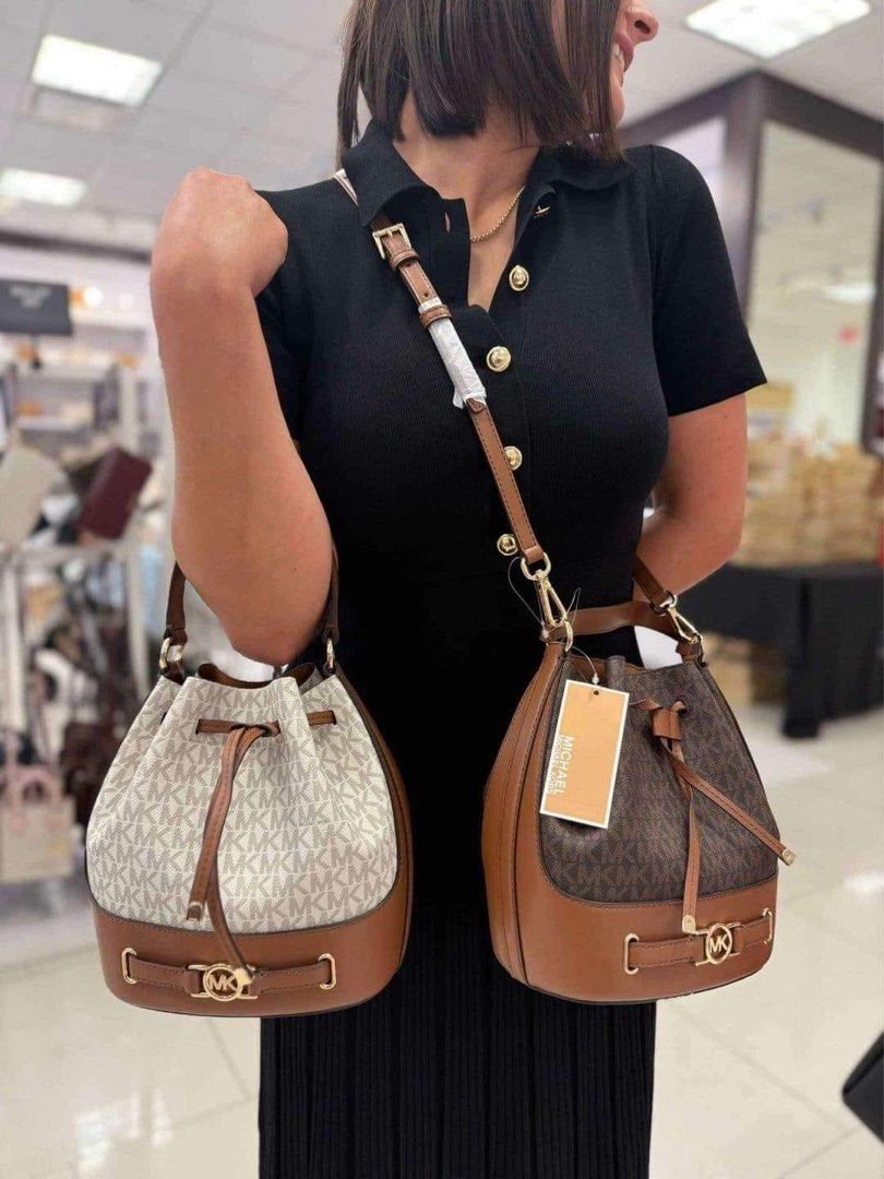 Bucket Bag Monobrown (Category: Luxury Bags & Wallets) located in Manila. Submitted by lovieauthenticmerchandise (Listing ID 1337107892, Image 2). Description: .