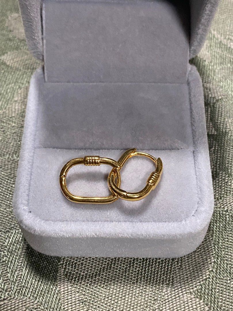 carabiner hoop earrings (Category: Earrings) located in Quezon City. Submitted by goodstuff_4sale (Listing ID 1337106381, Image 1). Description: new gold plated non tarnish kraft box only Gcash grab lalamove j&t jrs.