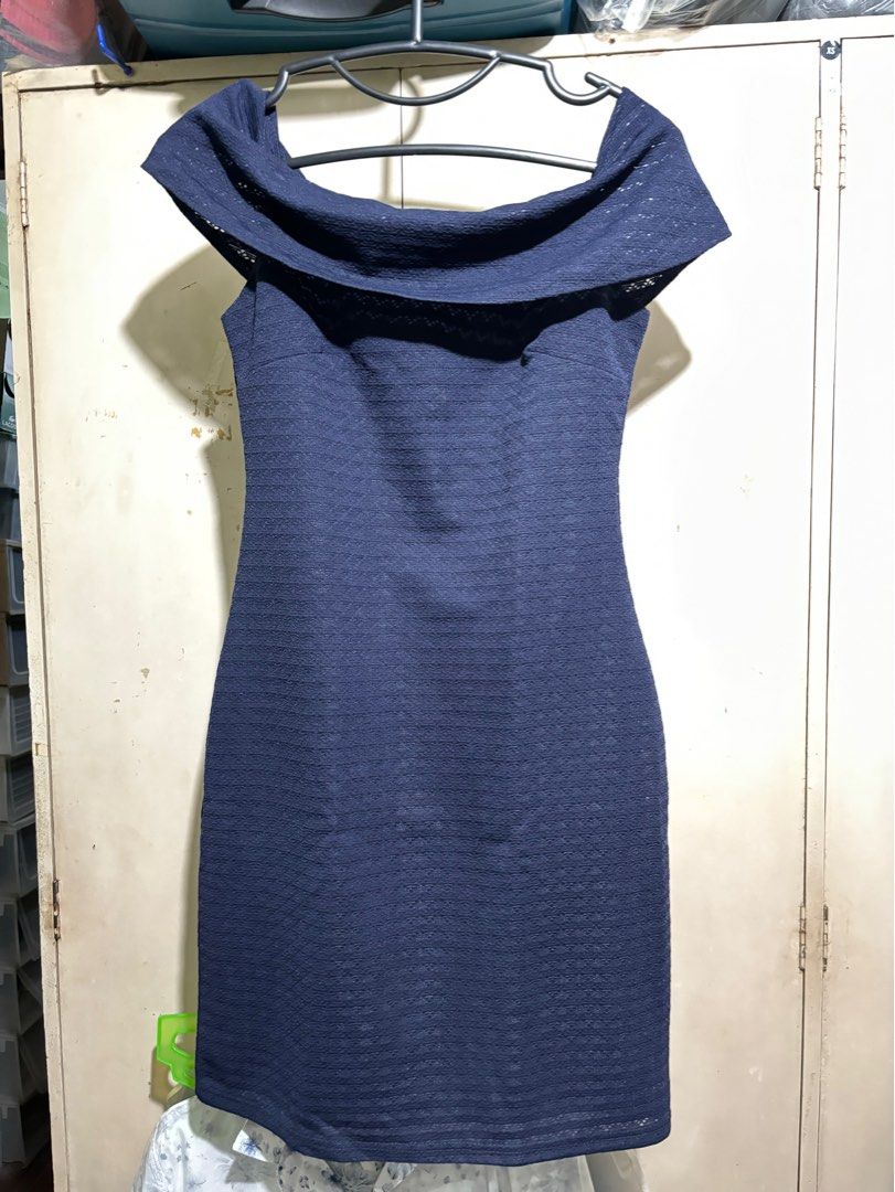 Cocktail Dress - Navy Blue - Small (Category: Dresses) located in Manila. Submitted by jess_md (Listing ID 1337155423, Image 1). Description: Used once. With inner lining (2nd photo). Best fits XS-S..