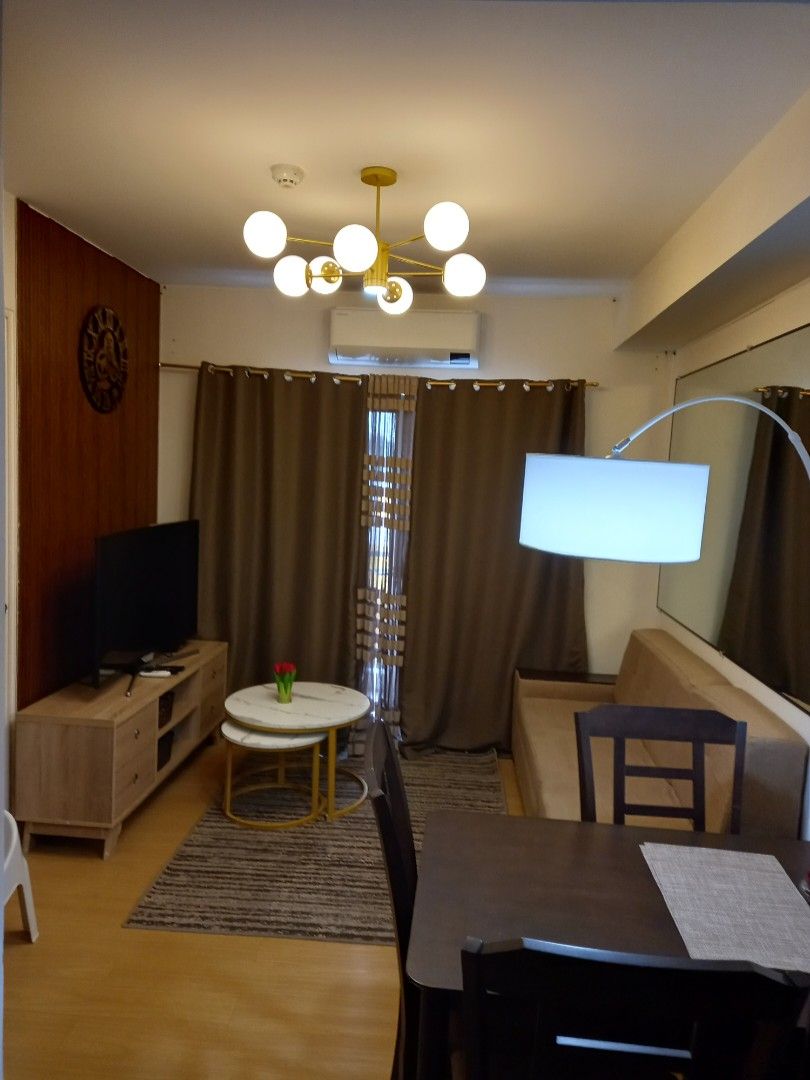 1 Bedroom Condo Unit (Category: Apartments & Condos) located in Taytay. Submitted by lm_residence (Listing ID 1306402758, Image 1). Description: Cozy and Modern Condo Unit Location: Tower B, The Hive Condominium, Ortigas Avenue Extension, Barangay San Isidro, Taytay, Rizal Description: Welcome to our beautiful condo, perfectly suited for a single person or couple! This modern and cozy home features: - 1 bedroom and 1 bathroom - Open-concept livin