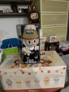(Category: ) located in . Submitted by koshcouture_sg (Listing ID 1337226527, Image 1). Description: .