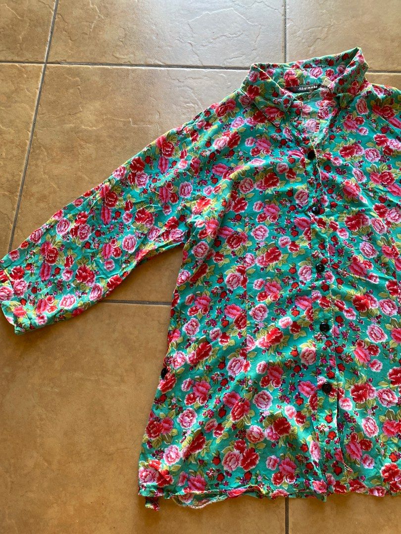 Floral Blouse 001 (Category: Blouses) located in Cavite. Submitted by dzoneph (Listing ID 1337059947, Image 2). Description: Brand: No Brand Width: 16.5 inches Length: 23.7 inches Sleeve length:14.7 inches Shoulder: 15 inches Bottom part: 18 inches Mode of payment: Gcash.