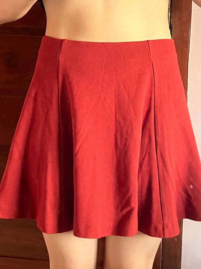 forever 21 red/orange skirt (Category: Skirts) located in Tuguegarao City. Submitted by orymiming (Listing ID 1337171516, Image 1). Description: size s.
