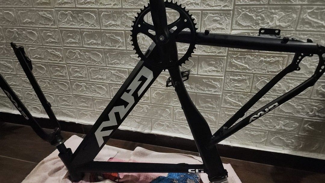 Gray frame (Category: Parts & Accessories) located in Singapore. Submitted by turbo_wolf (Listing ID 1337068569, Image 3). Description: .