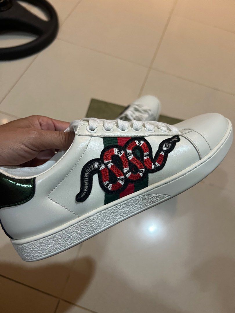 Gucci snake embroidered shoes