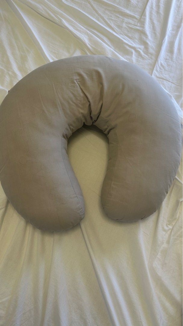 Ikea Nursing pillow (Category: Breastfeeding & Bottle Feeding) located in Pasig City. Submitted by DeclutterMommaKim (Listing ID 1337075816, Image 1). Description: Barely used because my baby preferred side lying position .