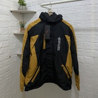 (Kategori: ) berada di . Dikirim oleh sneakersvibe (ID iklan 1337104364, Gambar 1). Deskripsi: .