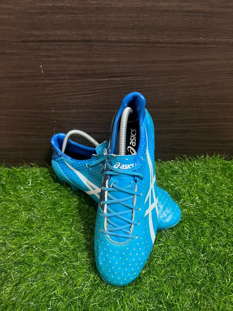Kasut bola asics outlet